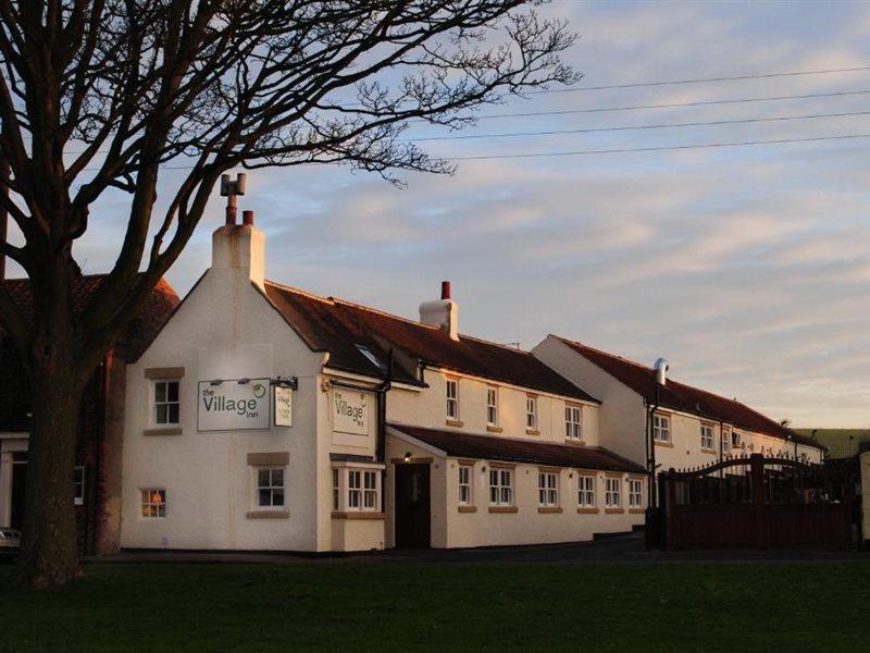 The Village Inn Норталeртън Екстериор снимка