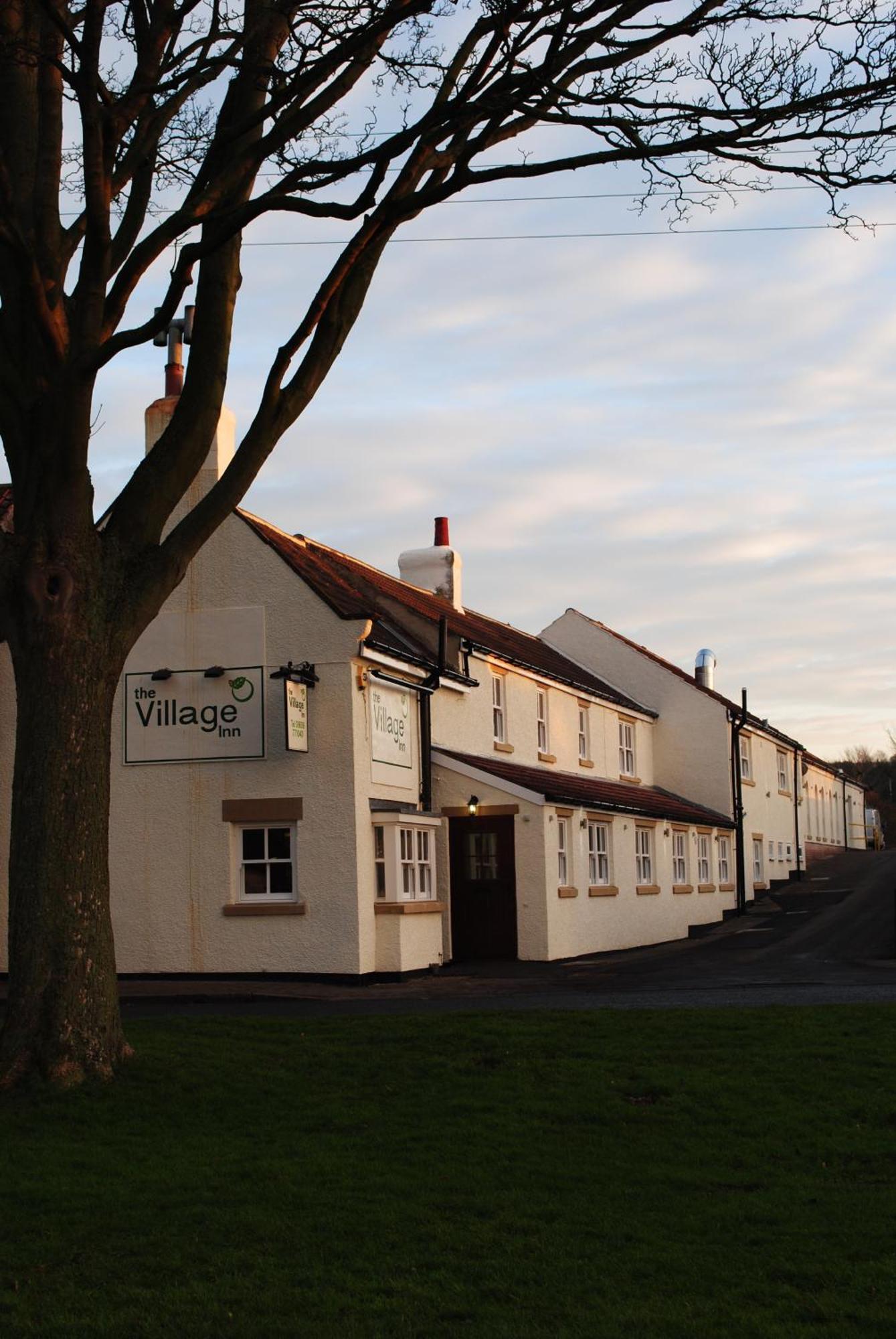 The Village Inn Норталeртън Екстериор снимка