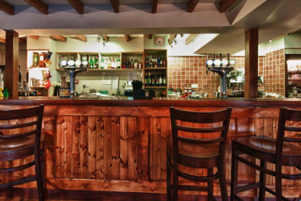 The Village Inn Норталeртън Екстериор снимка