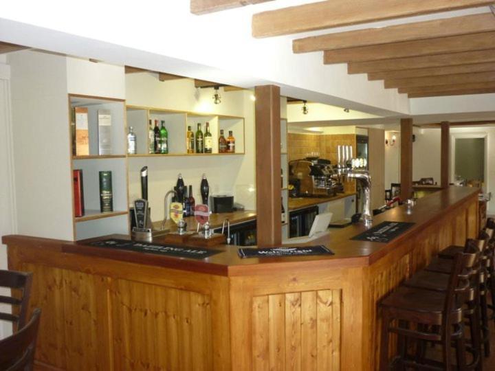 The Village Inn Норталeртън Екстериор снимка